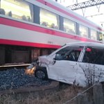 東武線を走る電車を撮ってたら、車が突っ込んできた!