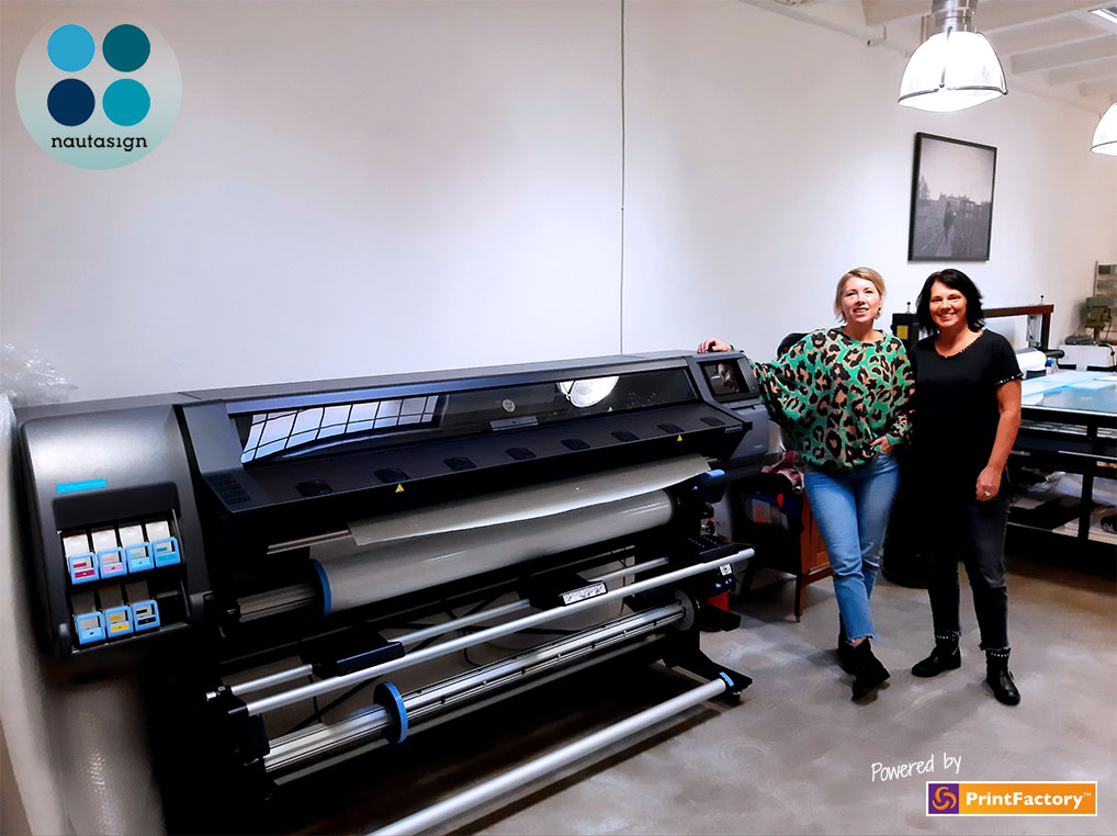 Trotse nieuwe eigenaren van een HP Latex 365 en een Summa S Class 2 160T. Van harte gefeliciteerd met jullie nieuwe machines, Signshop Amsterdam!