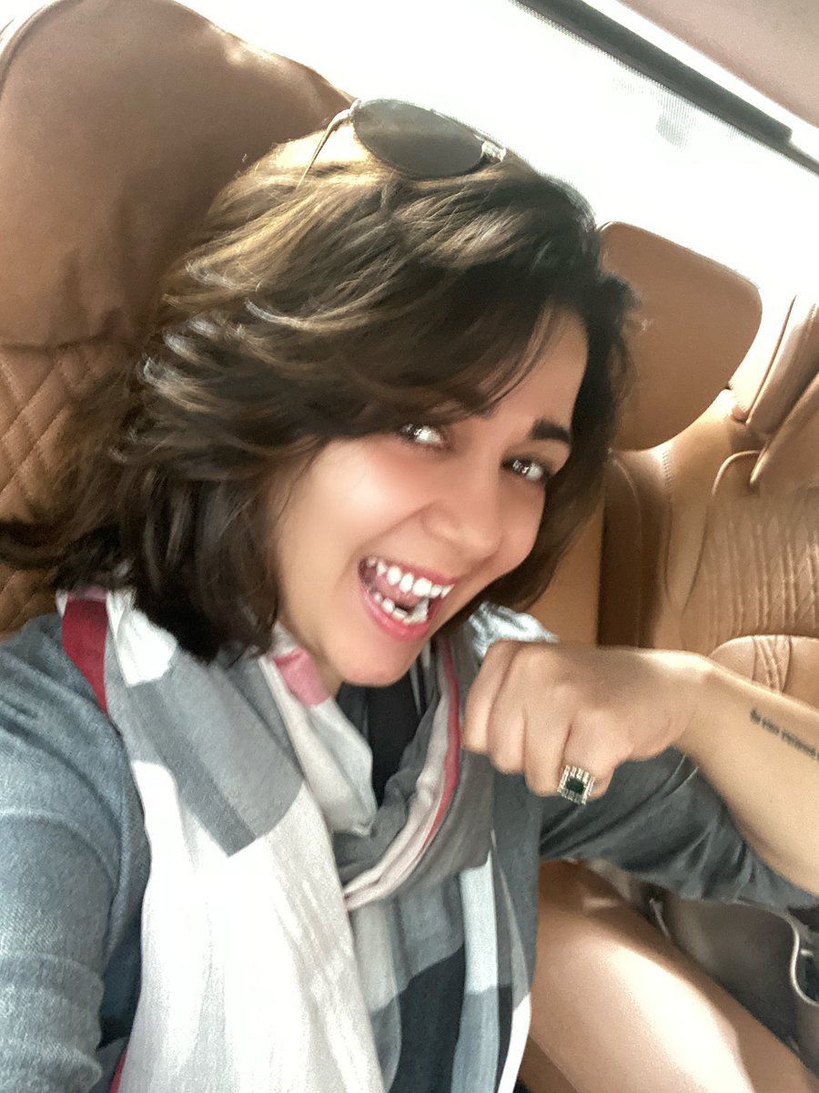 Charmmeofficial's tweet image. #2020 looks very exciting 🥳
#motivated #lookingforward