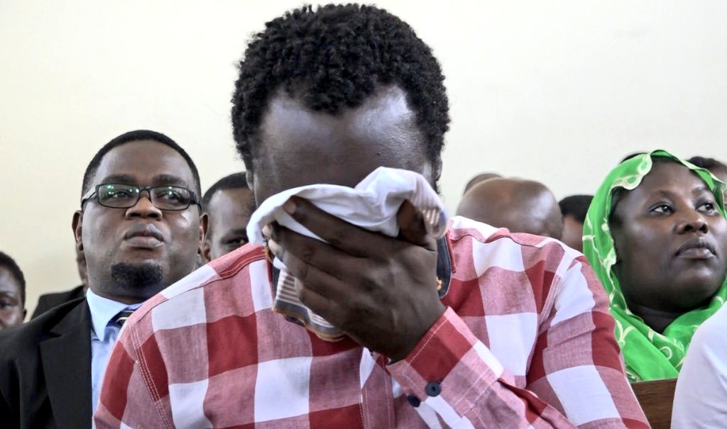 JiniKinyonga's tweet photo. Wapenzi na tupendane ;kwa kuwa pendo la toka kwa Mungu na kila apendaye amezaliwa na Mungu, naye anamjua Mungu.Yeye asiyependa hamjui Mungu;kwa maana Mungu ni Pendo.
#Justice4Kabendera
#Justice4TitoMagoti
#Justice4TheoGyan
#BringBackAzory
#BringBackBenSaanane
#ChangeTanzania https://t.co/oJJedtMg76