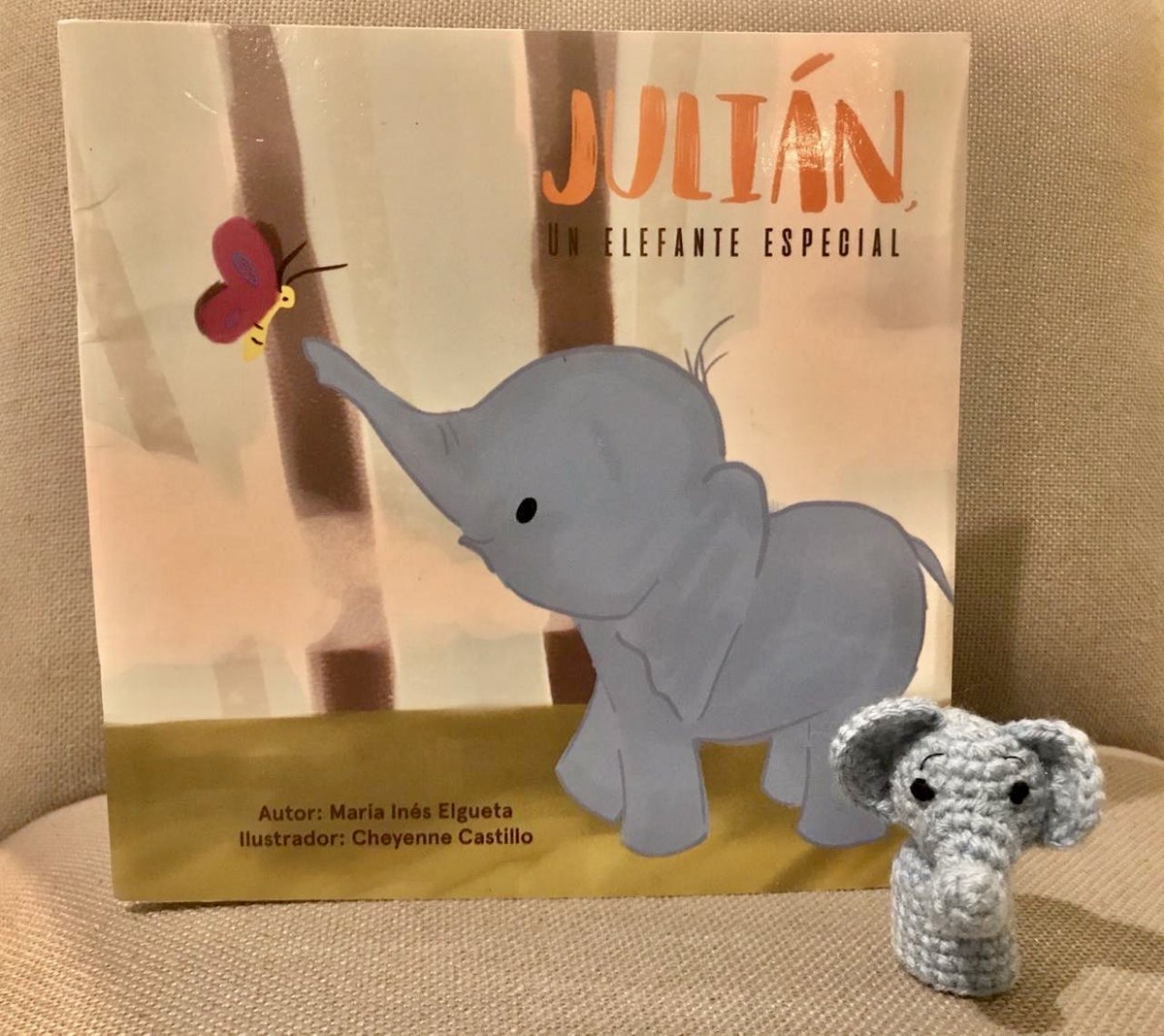 🧶Les traigo una sorpresa enorme: FINGER PUPPETS de los personajes de mis libros: Julián 🐘 y Lucca 🦁!  Adquiérelos en combo con el libro por Q125.00 o por separado Q35.00 c/u!

#Lucca3cromosomasdeamor #Juliánunelefanteespecial