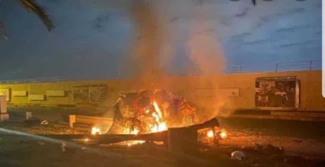 StarNewsNoti's tweet photo. #URGENTE #EstaPasandoAhora
Ataque ordenado por Trump en aeropuerto de Bagdad, mata a comandante la Guardia Revolucionaria Islámica de Irán. Irán dice que habrá repercusiones graves para Estados Unidos. https://t.co/N3p9tvWpyU