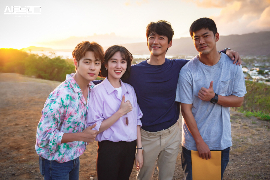 2020년에도 백단장 컴백!!😊 배우들의 비하인드 사진 대방출하며 오늘 밤도 본방사수😘 SBS 금토드라마 <스토브리그> ☞ 오늘 (3일, 금) 밤 10시 방송!...