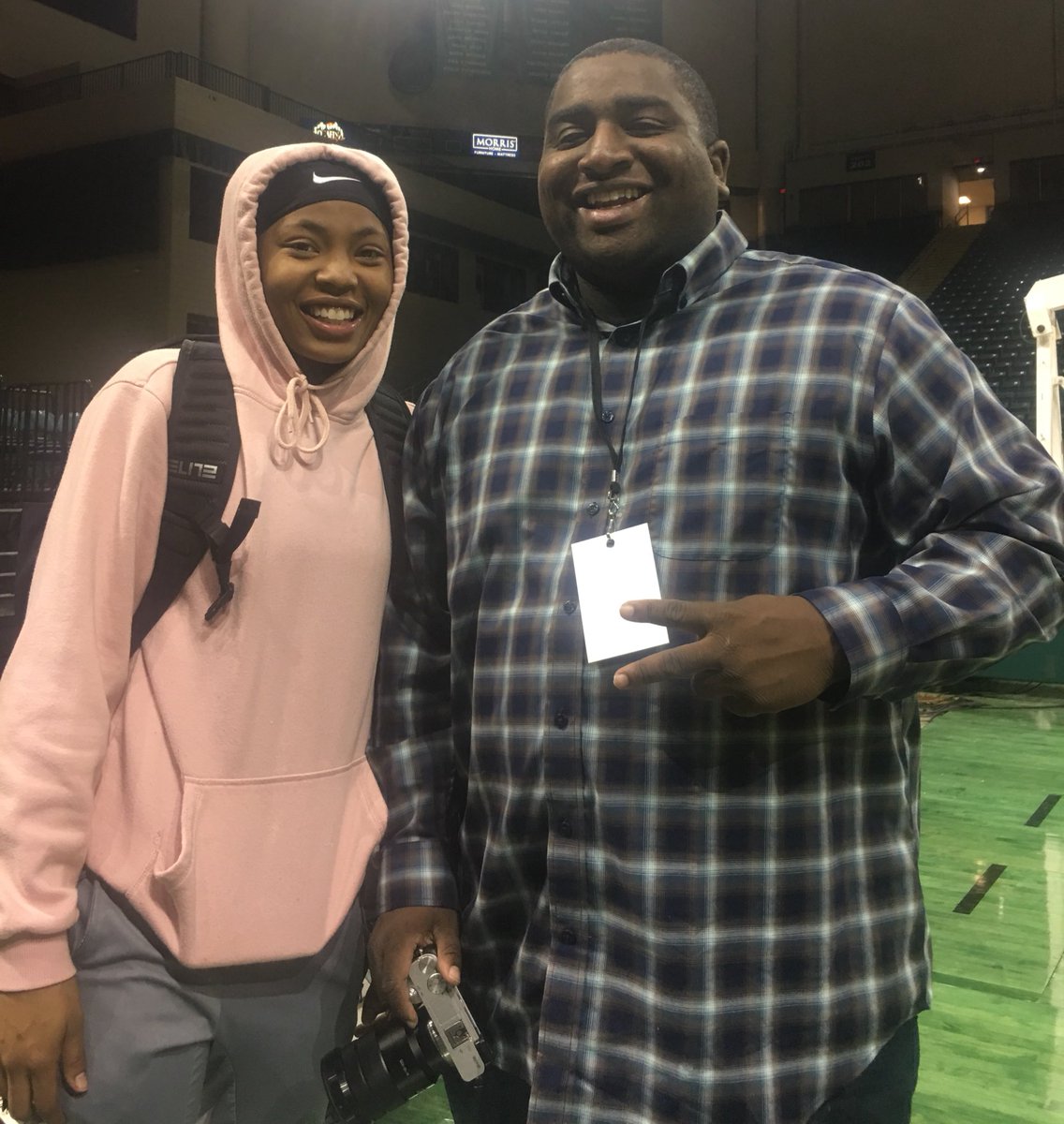 TevinStuddard's tweet photo. #AngelBaker WITH THE NO LOOK 🔥

ALL OF NAP needs to make the trip down 70 east to see her play and see her homecoming game next Saturday at IUPUI

So cool being back at Wright State and watching @WSUWBasketball play

Angel def made #PikeProud

a lot of 🔥pics of her on the way https://t.co/l7jeHDcjR6