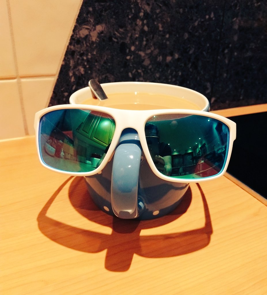 webdave_de's tweet photo. 5AM still sucks in 2020.
#CoffeeFirst #sunglasses #coffeeeeeeeee https://t.co/UkM9gkmsEr