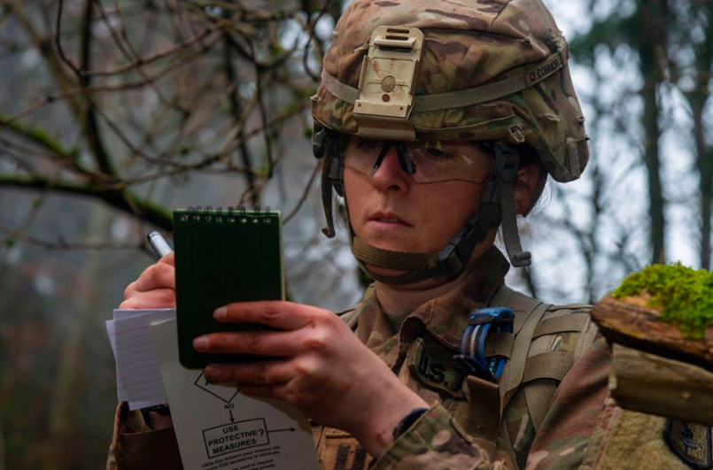 USArmyEURAF's tweet photo. Medics from across the 30th Medical Brigade, @21stTSC earned the Expert Field Medical Badge in Kaiserslautern, 🇩🇪 Germany. The EFMB is the U.S. Army's most prestigious medical peacetime badge with a historical pass rate of 17-18 percent. 👏 👏 👏 #StrongEurope https://t.co/tbCaW5c1dp