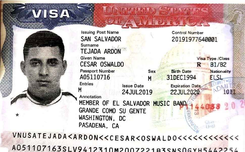 NoticieroHechos's tweet photo. Fuentes confirman que 3 miembros que viajaron a California 🇺🇸 de la banda “ El Salvador grande como su gente” no se presentaron a ninguno de los eventos y a la fecha aún no regresan al país como lo hizo ya la mayoría de sus integrantes. #informacionendesarrollo https://t.co/vjpod51B0o