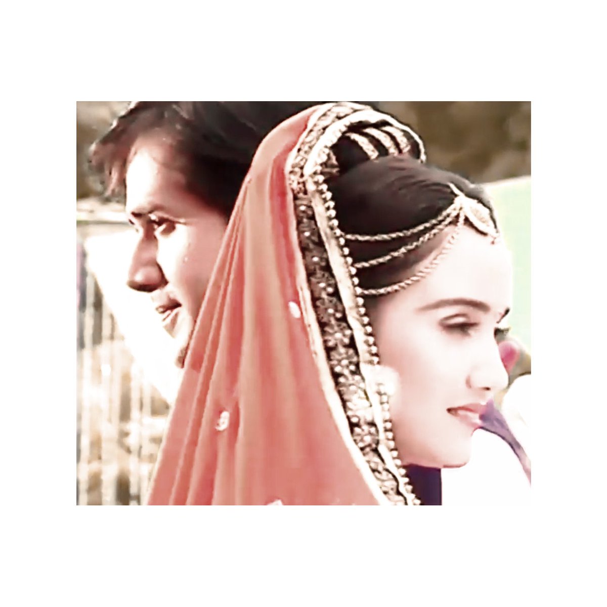 lazytoexist's tweet photo. forever grateful to randeep and ashi for being sameer and naina. 🌸

#YehUnDinonKiBaatHai https://t.co/MoPRWFBDFQ