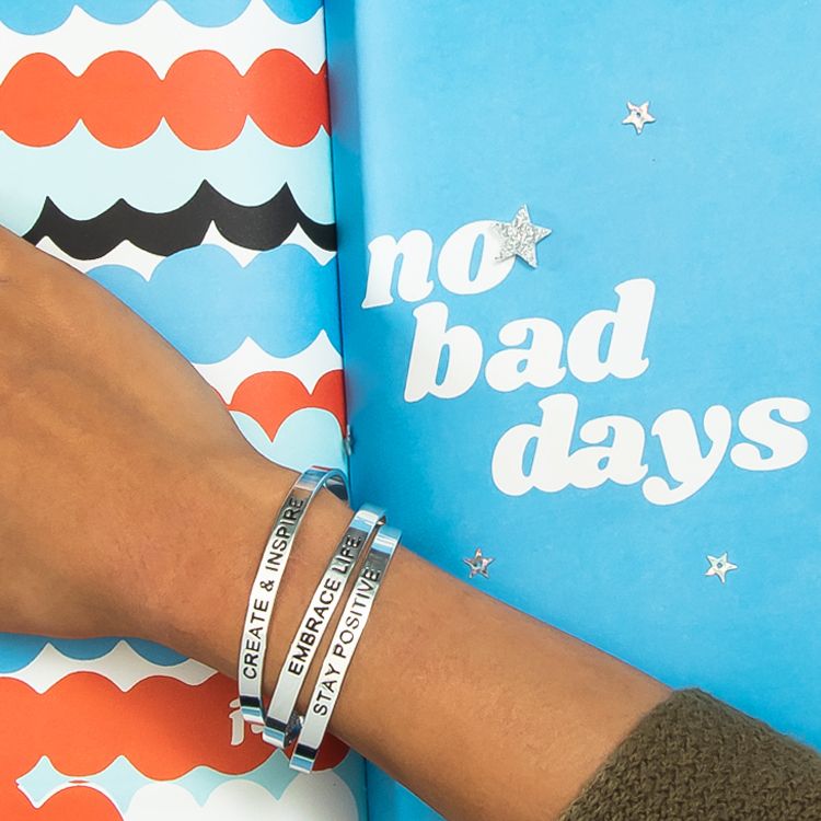 pipabella's tweet image. Let your jewellery introduce you before you speak 🤝

Shop Here: buff.ly/2SMZOqU

#PipaBella #KarmaBangles™ #2020Reolutions