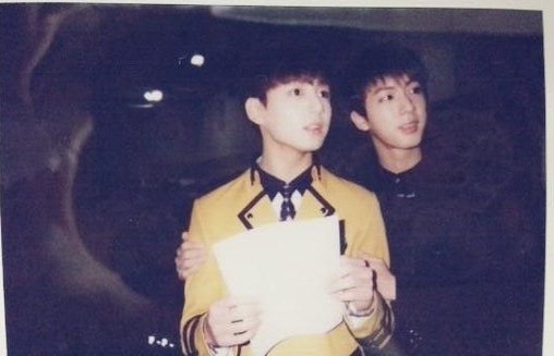 Clematis_RM_'s tweet photo. 함께.........................9년

#전정국 #김석진 
#JUNGKOOK #JIN @BTS_twt https://t.co/c6om0fw9il