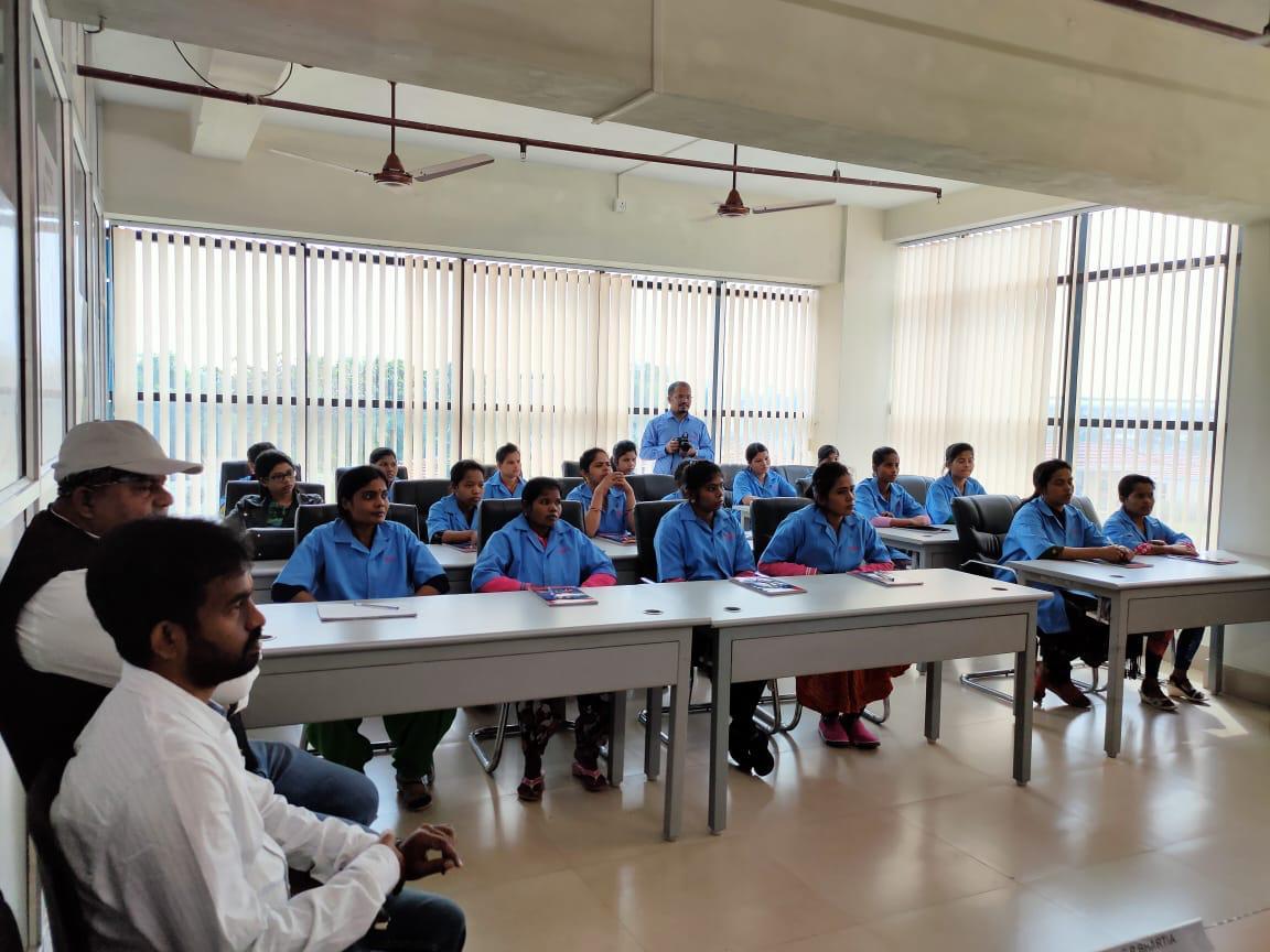 NSDCIndia's tweet photo. @NOCCiBalasore (NOCCi) started its first batch of apprentices (Optional Trade-Grader) under the pilot project of STRIVE at Balasore. This was possible due to the collective efforts &amp; support from all the concerned authorities like @DGT_MSDE, @DTET_Odisha, Sector Skill Councils. https://t.co/grrXFDEDVo