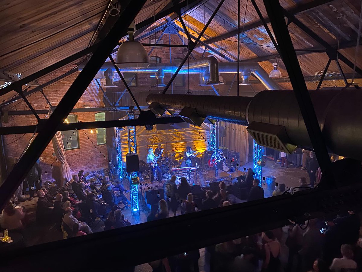 theragbirds's tweet photo. Happy New Year! We had an amazing time ringing in 2020 at a special show hosted by The Rumpus Room. Please join us one of our upcoming shows in Michigan later this month.
#happynewyear #therumpusroom #theragbirds #erinzindle #michigan #allisnew #curious #indiefolkrock #newmusic https://t.co/jSLWDgxCIc