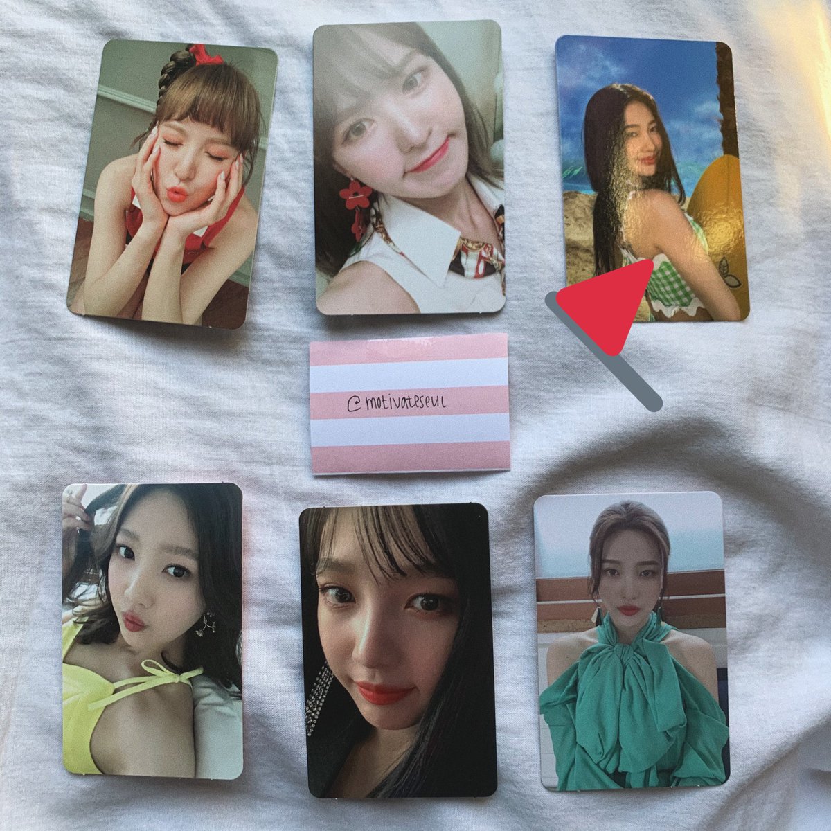 siuviaa97's tweet photo. @motivateseul @redvelvet_trade @girlgrouptrade @pctradeusa Is Joy from Day 2 (flagged) available for sale? https://t.co/WdvNvF8hMp