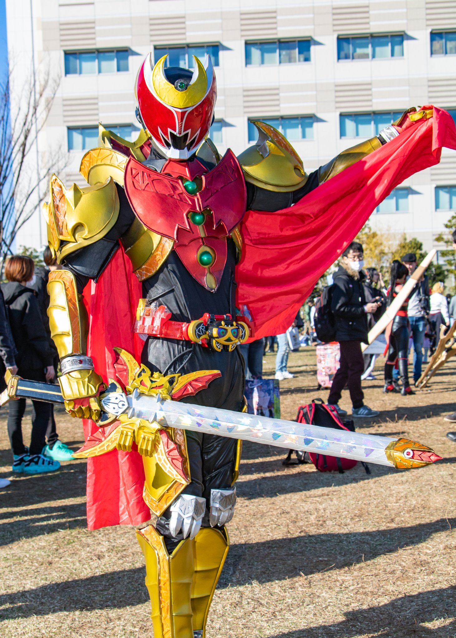 【最終お値下げ＆明日発送可能】仮面ライダー コスプレ アトラク 新作登場，人気】 最終価格 仮面ライダー ダークキバ アトラクマスク