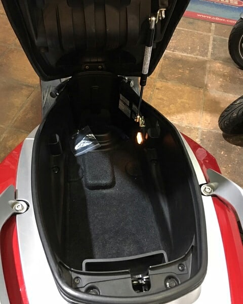 MotosSoal's tweet photo. OCASIÓN!!! Moto matriculada en Mayo del 2018 con 13.871 Km. Perfecto estado y con garantía oficial de fábrica de tres años y medio, recién revisada.
Más info en:
https://t.co/FlV08UmWJ4
#soalmotos #SYM #scooter #motos #motocicleta #ocasion https://t.co/SXnF5M8Wjy