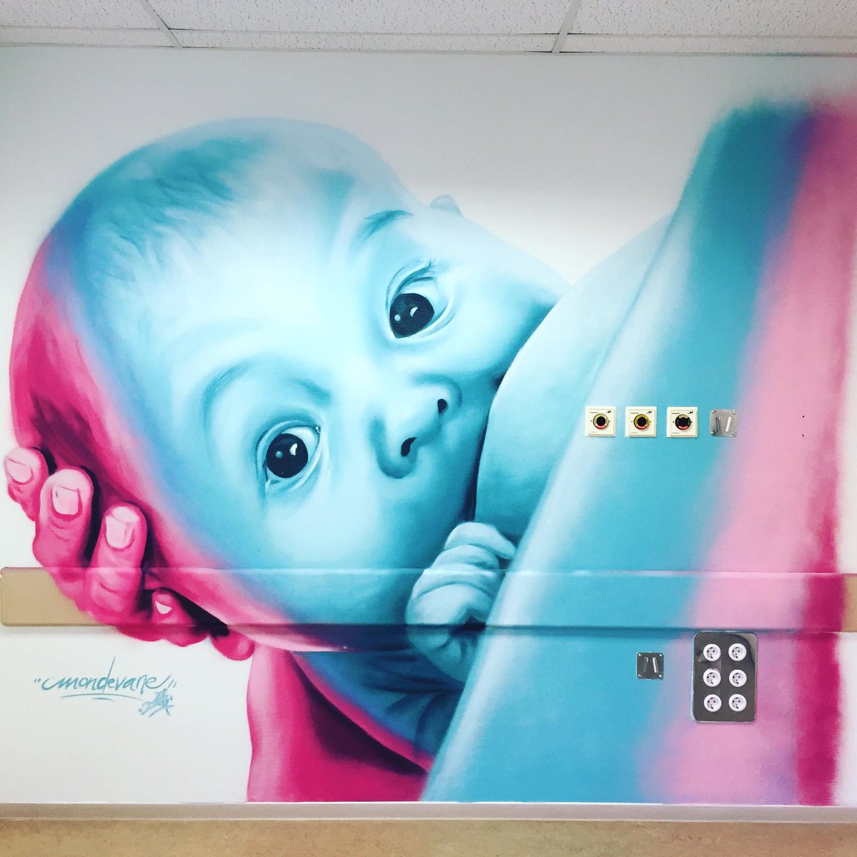 É vergoñento que por 2ª vez se neguen a mandar pediatra de Ourense. 
É vergoñento ter que chamar ao xulgado para que xs xines poidan traballar. 
É vergoñento e carente de toda ética dicirlle á nai nada mais parir "se se pon mala é a túa responsabilidade"
Todo ben @FeijooGalicia?