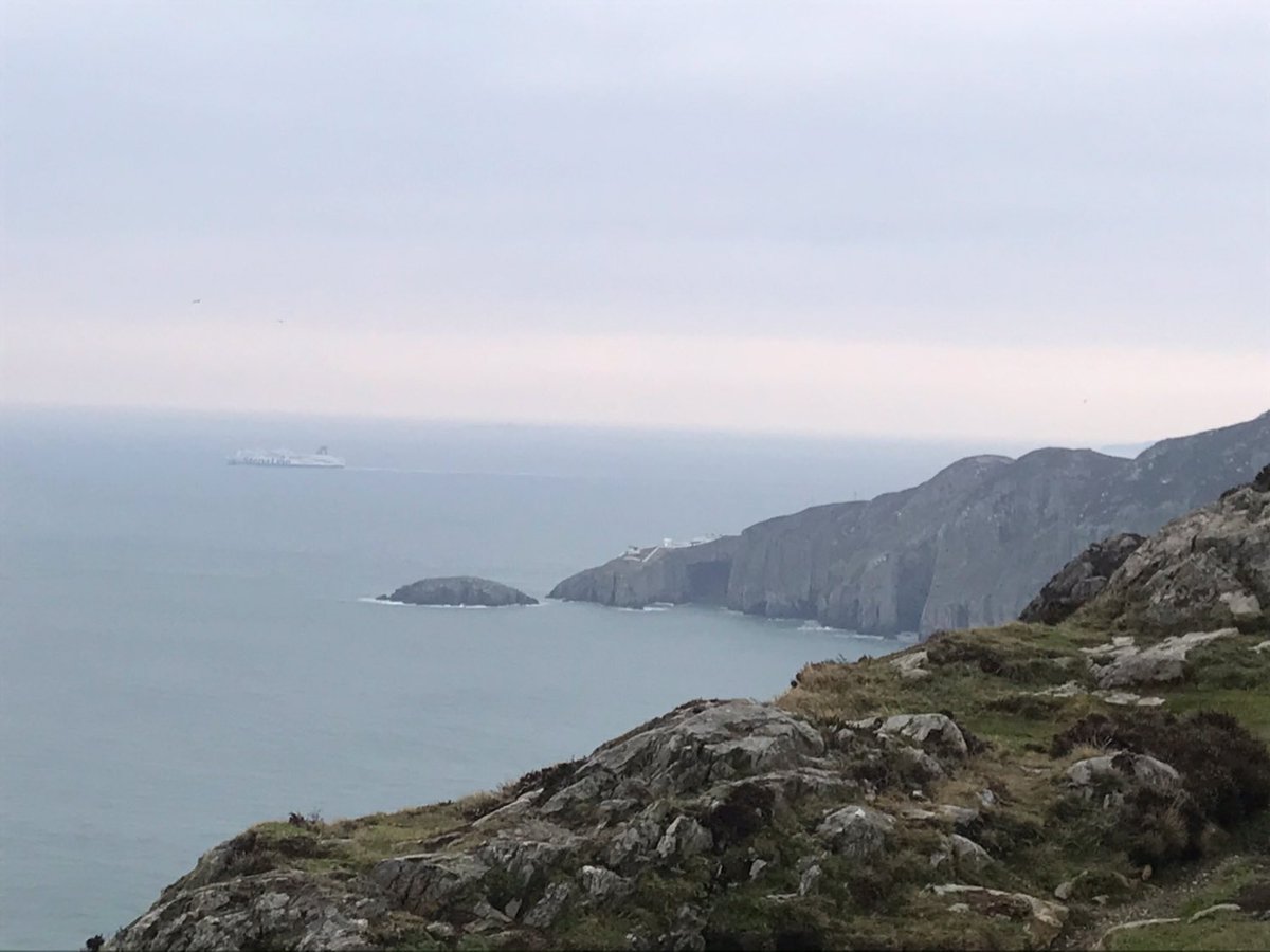 South stack lighthouse 2020 💙 #southstacklighthouse #Anglesey #trearrdorbay