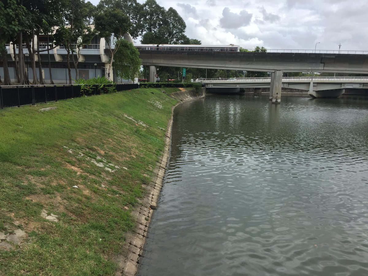 Joel Picard on Twitter: "nih sungai di singapore (kallang river). di naturalisasi tapi juga normalisasi.… "