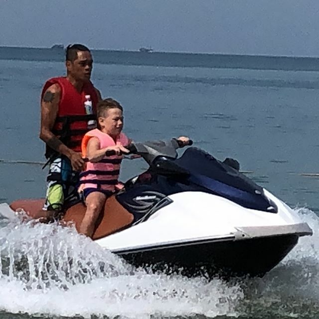 MickaKarlsson's tweet photo. Adrenaline junkies 🤣
#holiday #family #myboys #vietnam #phuquoc #enjoying #jetski #ocean #swimming https://t.co/ZJQ3BtNNHS https://t.co/XJ8Mqqx6kD