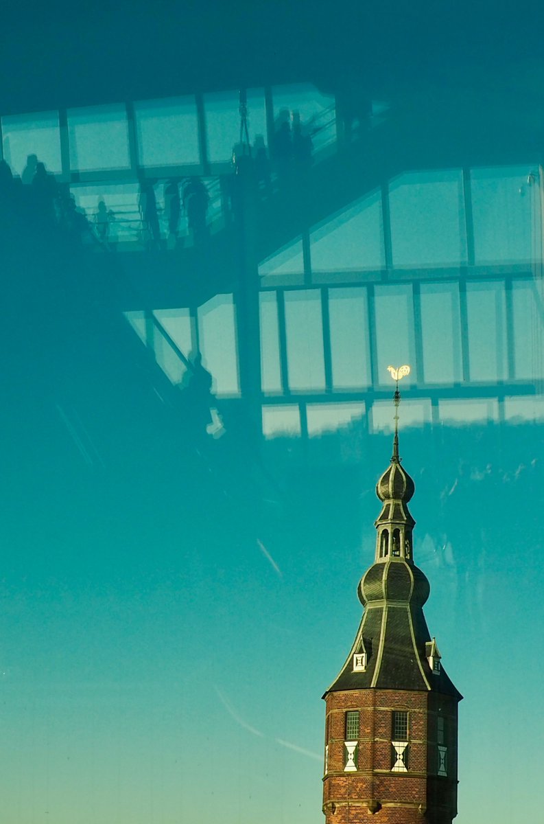 Wat een prachtig gebouw <a href="/forum_groningen/">Forum Groningen</a>. Oud en nieuw komen op een prachtige plek samen. #fotografie #Groningen