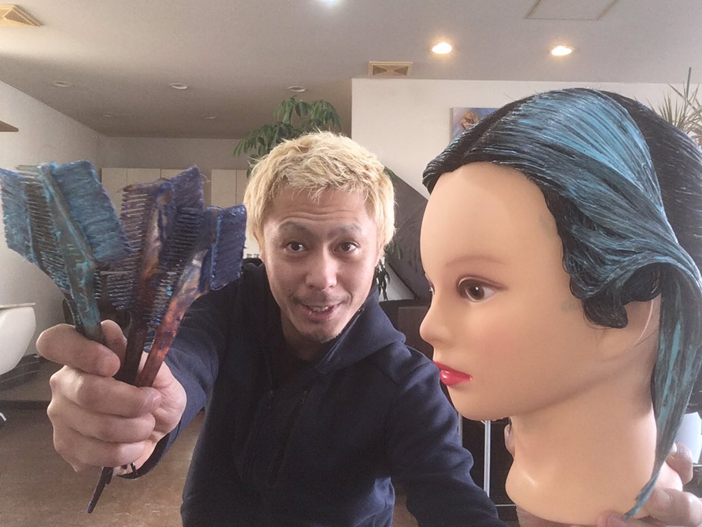 O Xrhsths Toshiの悪あがき シーズン1 Sto Twitter ブリーチなしの黒髪にエンシェールズカラーバターのブルー全色染め比べてみました ブリーチなし エンシェールズ カラーバター エンシェールズカラーバター ブリーチなしの黒髪 カラーバターブルー