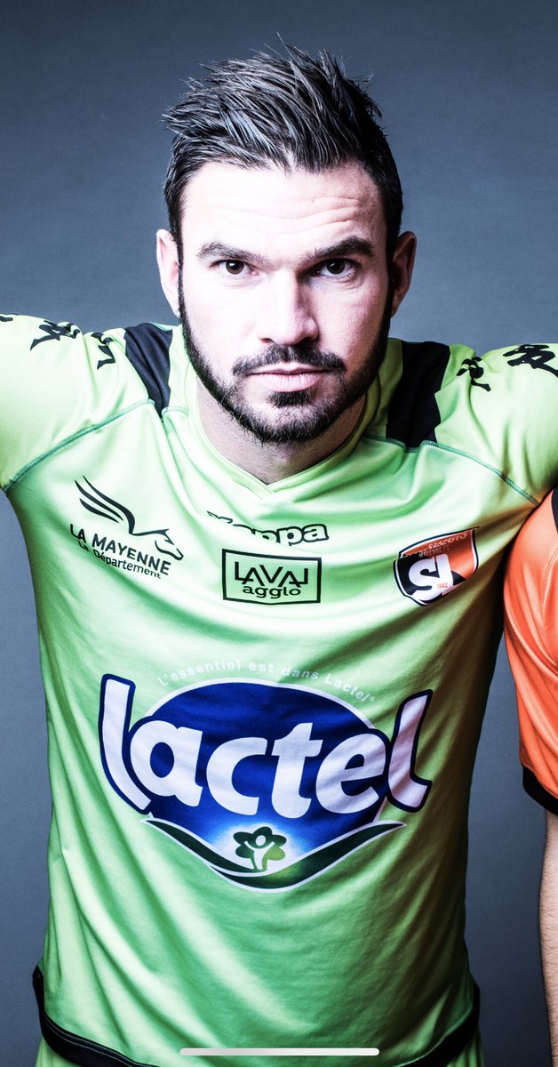 Bonne année tout le monde 🤘🏼
<a href="/stadelavallois/">Stade Lavallois</a> 🔶◼️⚽️