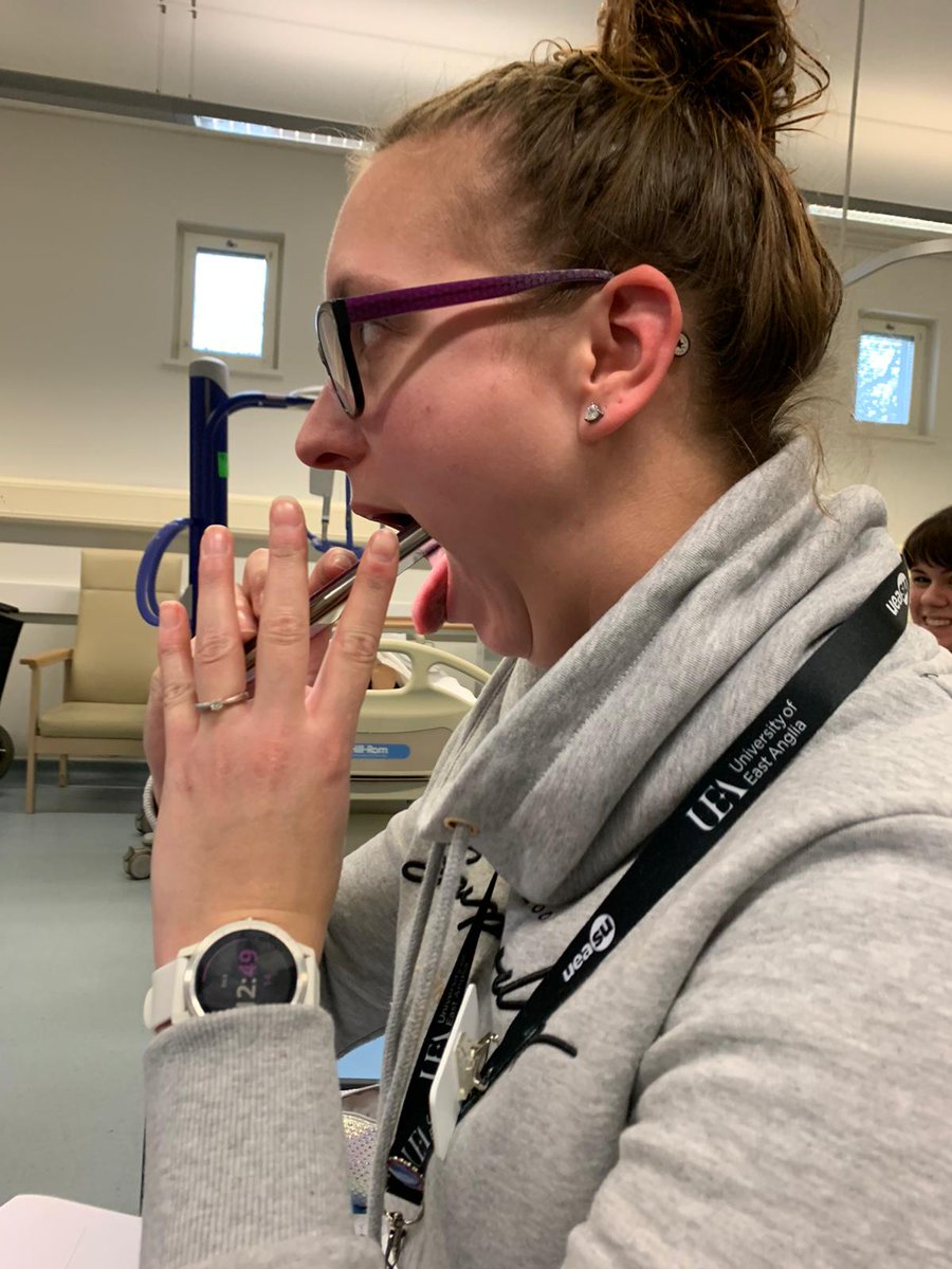 JadeSodp's tweet photo. Learning to take a picture of my epiglottis #studentODP #ODPed #ODPGuru @UEA_Health @ODPGuru https://t.co/cArTrf39vi