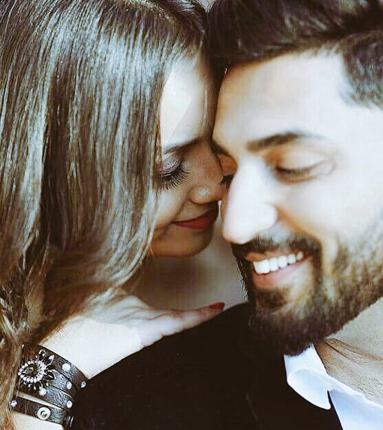 1wafao's tweet photo. @Halasyriagmail1 @haref_3 بين حنايا أوردتي
همستُ لك 
أنت الشريان
وتسكن الفؤاد
أنت تنعش الروح
حين تغمرني بنظرة
   تطفئ الجمر ؛؛
ها أنا أعلنها لك
 أمام الملأ 
""أنت مهجتي ""
 و إن غبت عني
#أراك_بعيون_قلبي

#نهاد💕
#عمالقة_الحرف https://t.co/YFtPOR4zCd