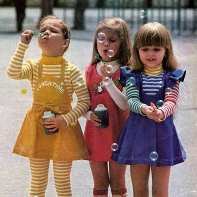 KiddingPresse's tweet photo. Kidding Team wishes you a wonderful year 2020💛❤️💙 Rich in Colors, laughs, bubbles, love, adventures, traveling and friends and don’t grow up too much 😊✨ Thank you all for this year 🌟
#newyear #2020 #happynewyear #kidsfashion #instakids #vintagekids #kidscolors #familytim… https://t.co/Pd9EVBWX7b