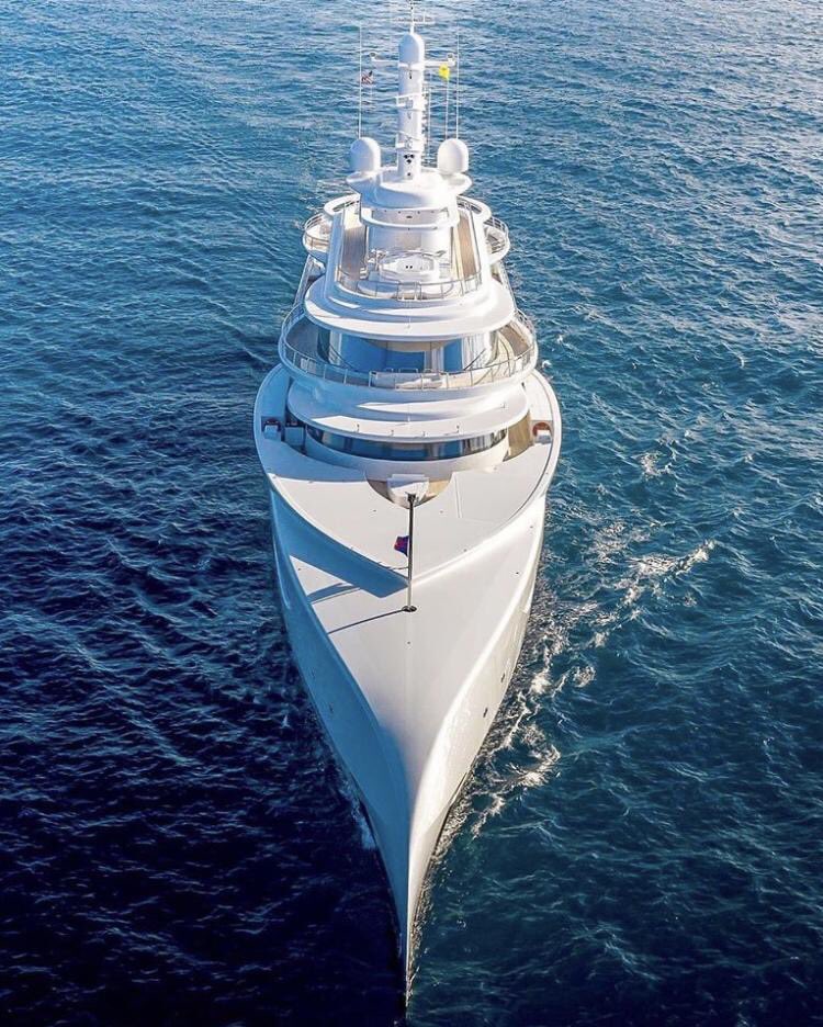 We’re extremely proud of all our amazing partners in the industry 🔱
.L
#vbhfrance #antibes🇫🇷 #proud2bvbh #vanbergehenegouwen