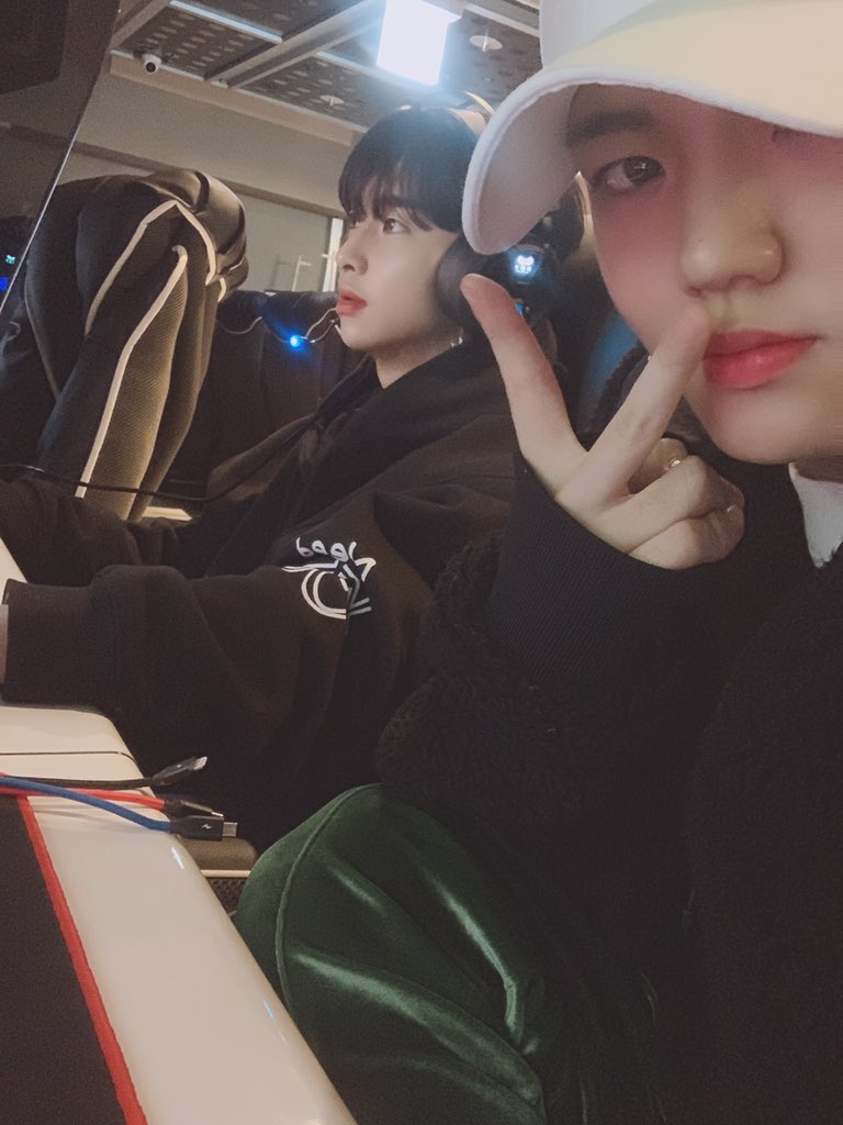 UP10TION's tweet photo. 환샤 피시방 데이트 사진? #업텐션 #환희&amp; #샤오 #집중한샤오모습👍🏻 https://t.co/5k7RfpDEWe