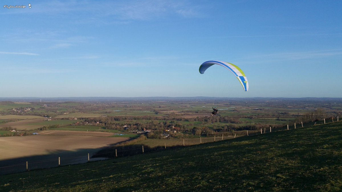 FlybubbleTeam's tweet photo. Top landing tips: 1. Know your airflow 2. Plan your approach 3. Approach obliquely 4. Control your airspeed 5. Fine tune your finals 6. Control the wing! More tips https://t.co/TmLybpKTvI #flybubble #flybubbletips #paragliding #paraglidingskills #paraglidingtips https://t.co/y04oCvorH1