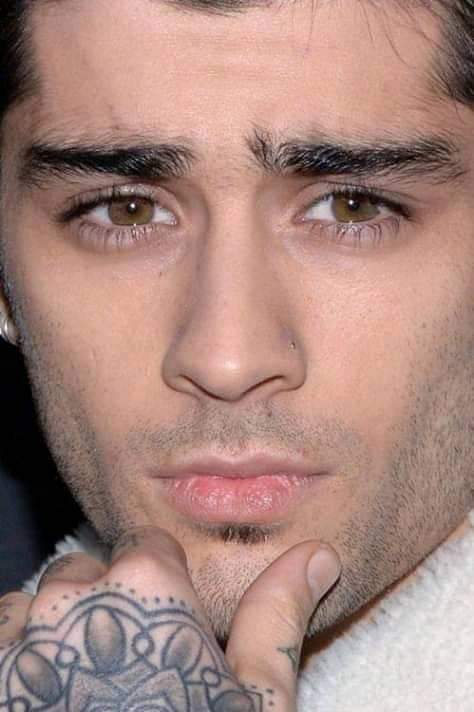 zjm_Icarusfalls's tweet photo. Zayn has the most beautiful eyes in the world https://t.co/XamU8hXQFu