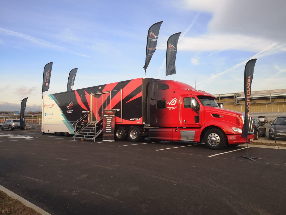 ASUS_ROG_FR's tweet photo. On est à Wittenheim, au magasin @boulanger pour la dernière date du #ROGTOUR !
Venez nous rejoindre aujourd'hui et demain pour vivre l'expérience #ROG 🤩 https://t.co/J9j6VfAl4K