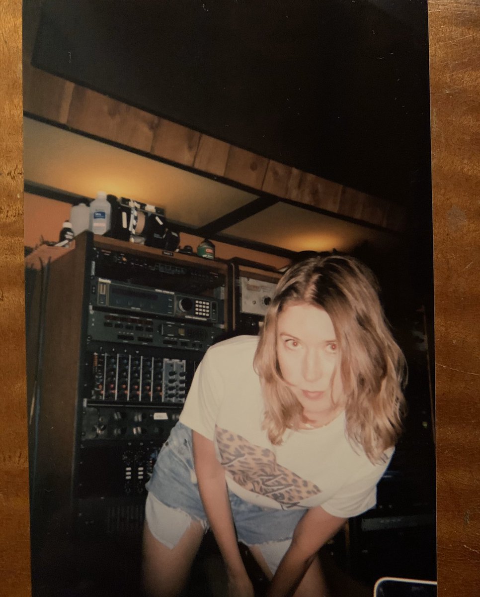 Happy New Year ❤️❤️❤️
Time for a new record, right? 😼⚡️
Let’s get this 2020 party started!!! All my love. X H