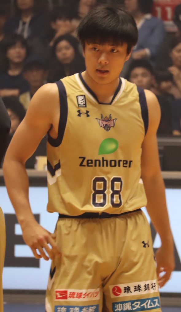 Pomdy 最近好きになった有名人 琉球ゴールデンキングスに特別指定選手として加入した牧隼利 まき はやと 選手 かわいいお顔と筋肉美とハッスルプレーがたまらなく良いです Share873 Twitter