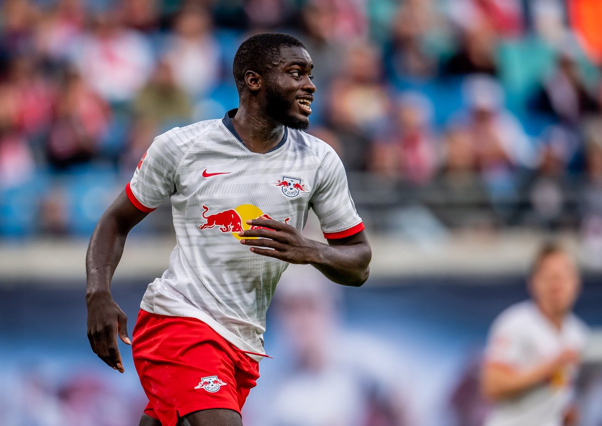 RBLeipzig's tweet photo. S-Upamecano❗
67% gewonnene Zweikämpfe in der aktuellen Saison 💪
#Hungry4More #Upamecano #DU5
👉 https://t.co/1OO4rNrmUx https://t.co/RWti5Hswhe