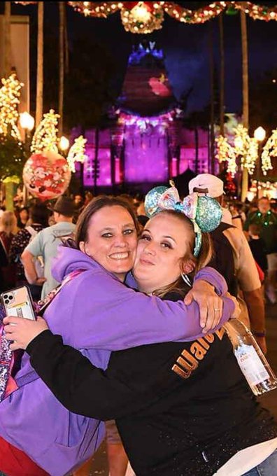 I can't find my purple sweatshirt I only wore it like that weekend.. I didn't even remember to take a<a href="/tag/tlc"class="tags"><span>#tlc</span></a><a href="/tag/bonethugsnharmony"class="tags"><span>#bonethugsnharmony</span></a><a href="/tag/simpsonville"class="tags"><span>#simpsonville</span></a><a href="/tag/herita"class="tags"><span>#herita</span></a>