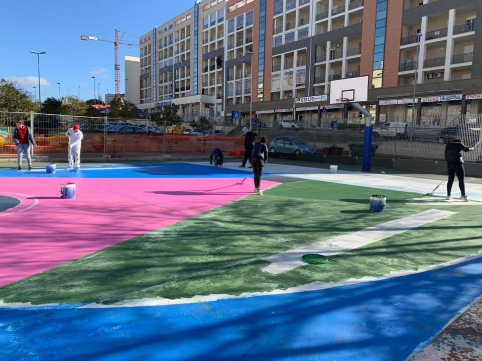 OpenPlayfulspac's tweet photo. Questo bel sole ci trasmette la carica giusta per avanzare con il nostro intervento di arte urbana. Venite a darci una mano: vi aspettiamo in piazza Degli Olmi! 😃☀️
⠀
#OpenPlayfulSpace #Matera2019 #Uisp #UispBasilicata ✅ https://t.co/yqlW6XwAZj