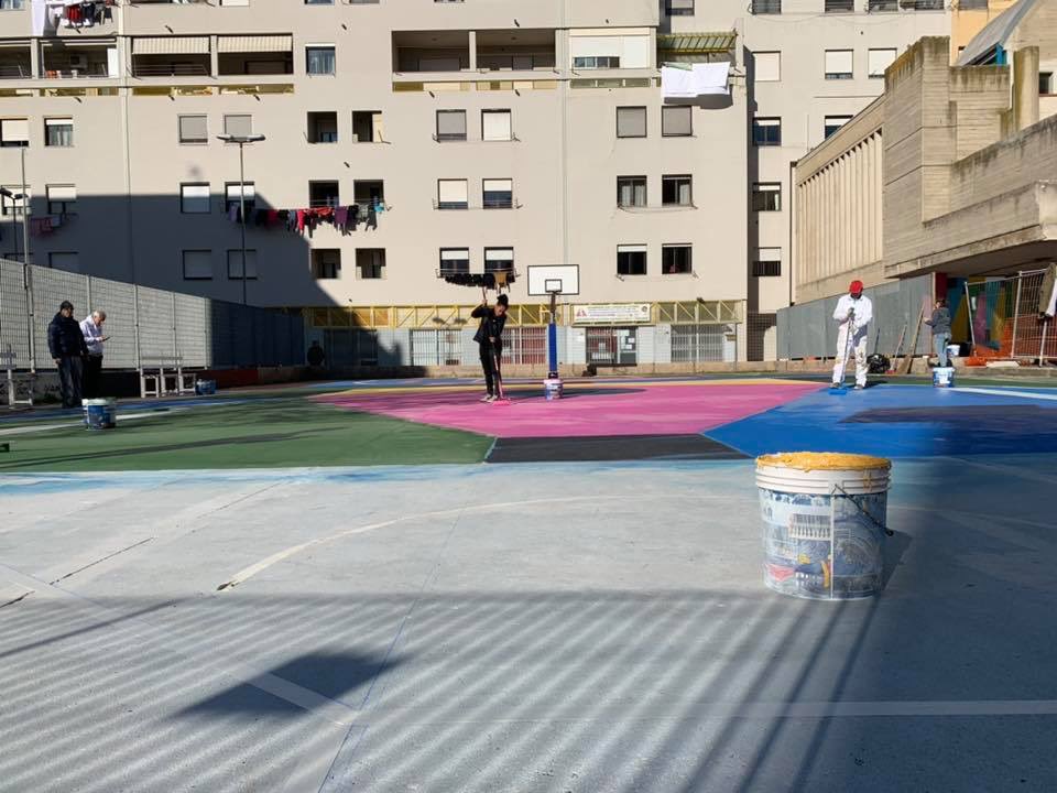 OpenPlayfulspac's tweet photo. Questo bel sole ci trasmette la carica giusta per avanzare con il nostro intervento di arte urbana. Venite a darci una mano: vi aspettiamo in piazza Degli Olmi! 😃☀️
⠀
#OpenPlayfulSpace #Matera2019 #Uisp #UispBasilicata ✅ https://t.co/yqlW6XwAZj
