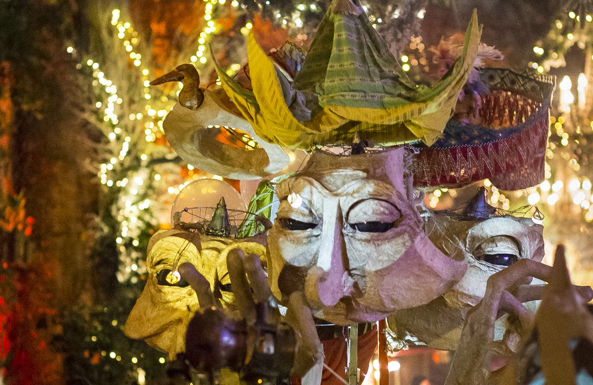 Derniers jours ! Le Musée des Arts Forains ouvre trop rarement pour louper l'occasion d'y aller tant ce lieu regorge de splendeurs et d'attractions enchanteresses pour petits et grands ! bit.ly/37vdxXr