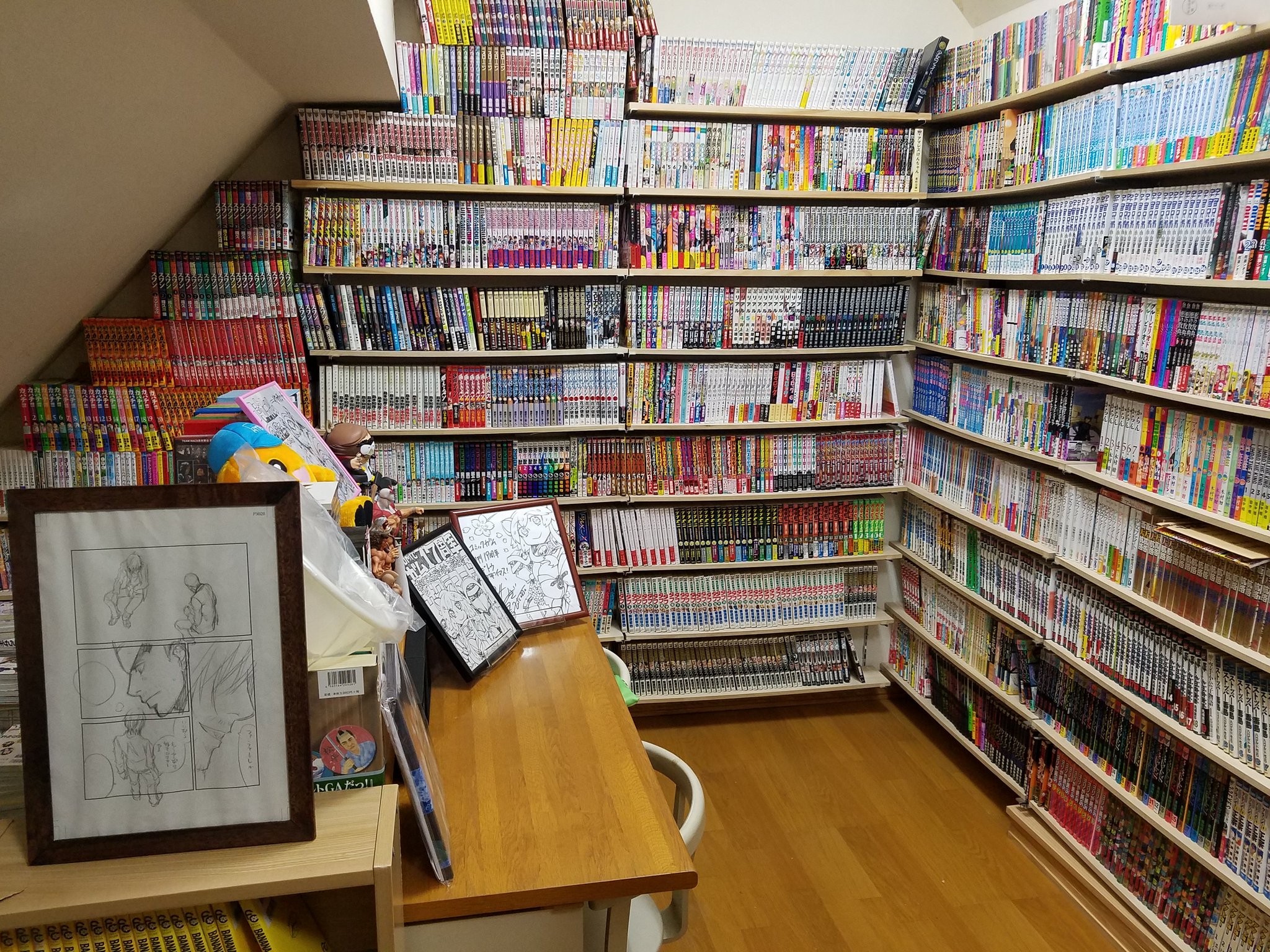 ふでだるま 漫画部屋整理完了しました 19年分の漫画を収納したら列が足りなくなってきたので そろそろ棚の増設検討中 既製品の棚だと収まらないとこがあったので棚は図面を引いて自作しています 漫画読む用の ふでだるま 漫画部屋整理完了しました 19年分の漫画を収納したら列が足りなくなってきたので そろそろ棚の増設検討中 既製品の棚だと収まらないとこがあったので棚は図面を引いて自作しています 漫画読む用の