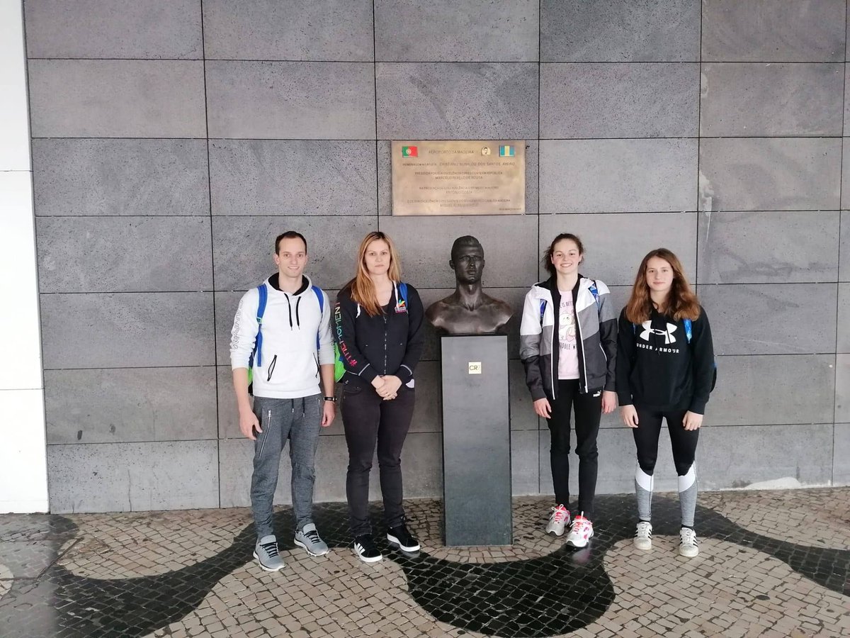 2MADEIRA's tweet photo. Today the day starts with the Slovenian swimmers' team that arrived at Madeira to enjoy this amazing 'Winter weather' (18ºC) and participate in our swimming camp.

Welcome to Madeira! 

#madeiraisland #visitmadeira #swimming #freestyle #fitness #training #sport https://t.co/lZl6LY3Jps