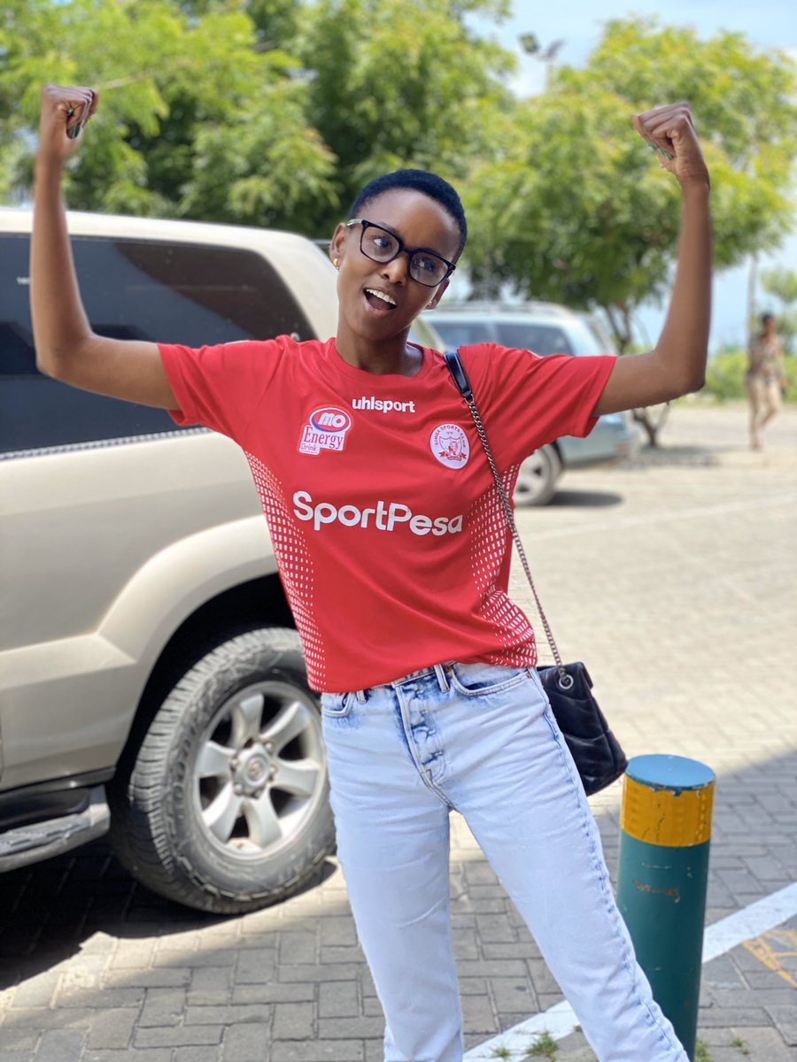 FlavianaMatata's tweet image. Warming up for tomorrow. Ninaamini kesho tutajitokeza kwa wingi uwanjani kushangilia team yetu. @SimbaSCTanzania
