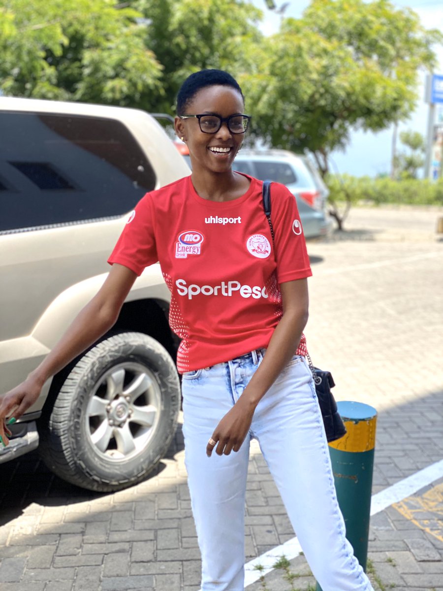 FlavianaMatata's tweet image. Warming up for tomorrow. Ninaamini kesho tutajitokeza kwa wingi uwanjani kushangilia team yetu. @SimbaSCTanzania