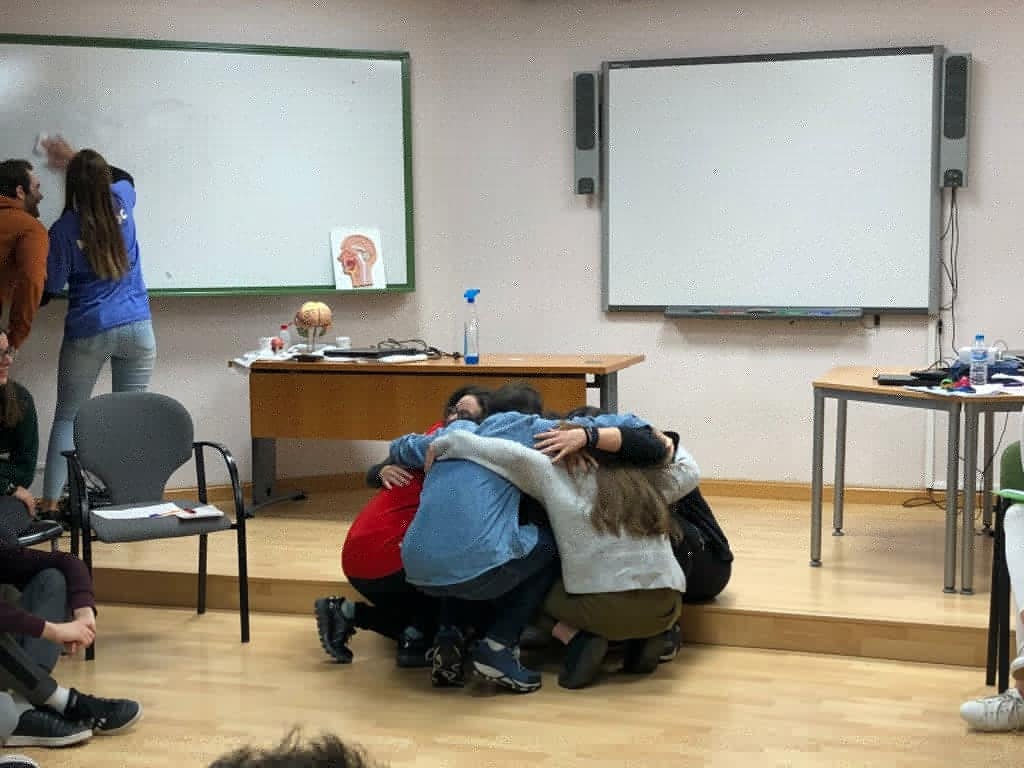 EALA_Alcala's tweet photo. Aquí os dejamos la sesión de educación en valores. También, muy orgullosos de volver a nuestro ex miembro, Juan. https://t.co/2M0QrO1r2Q
