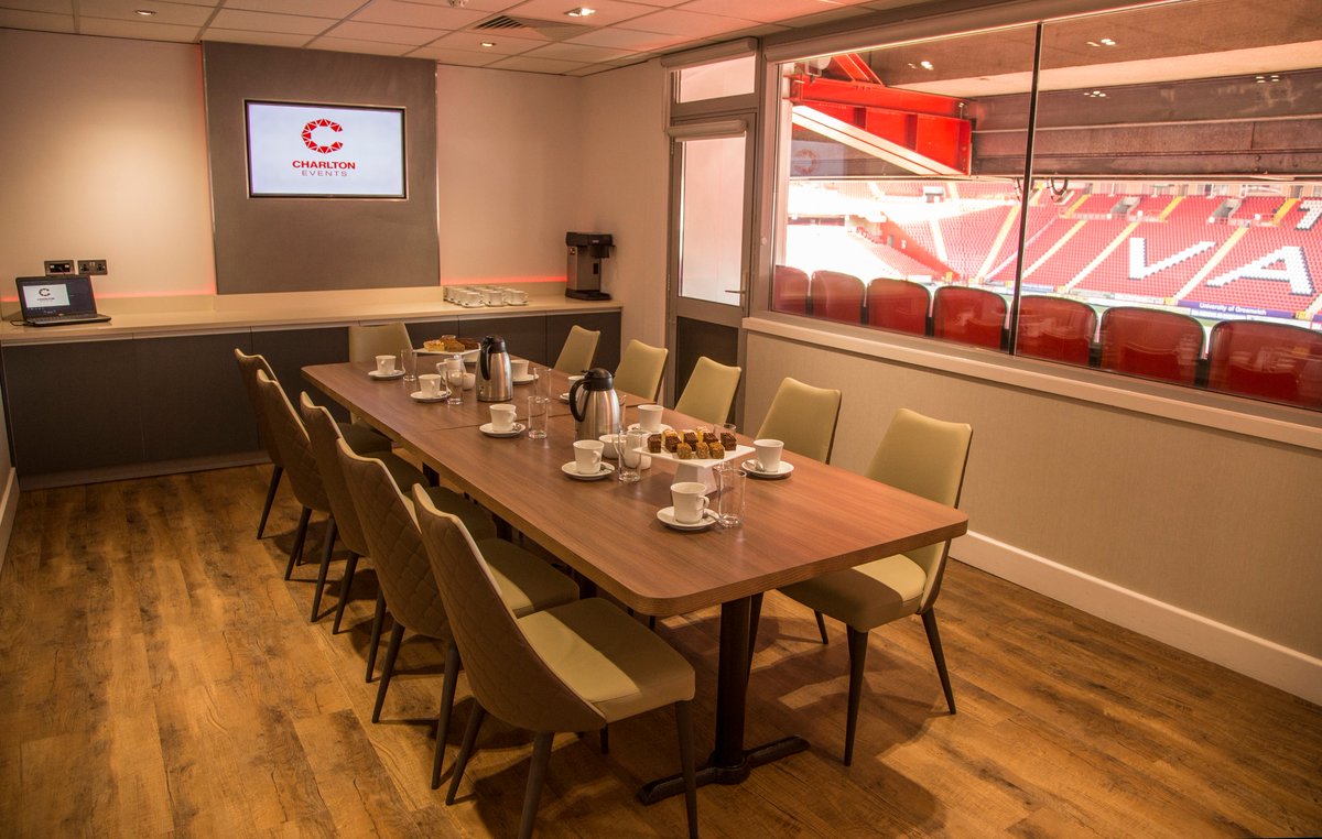 CharltonEvents's tweet image. Did you know you can hire our West Boxes for meetings? 
Seat up to 12 people in a boardroom style with access to AV equipment and a pitch side view. 

Get in touch by calling: 020 8333 4040