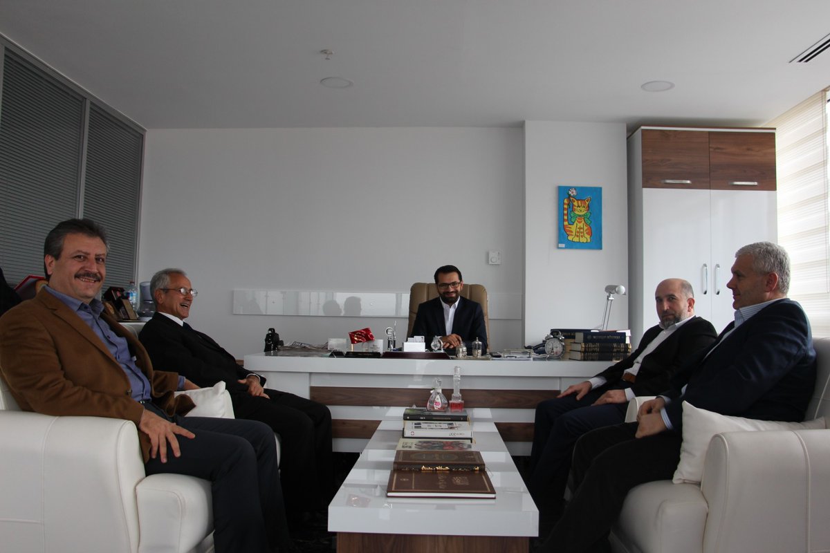 tarihdas's tweet photo. UMH’nin en büyük destekçisi olan 1 milyona yakın olan Köroğlu Türklerinin Darbeci Hafter’in hedefinde olduğunu İstiklal ve hürriyet mücadelesi veren Libyalı kardeşlerimizin ve Köroğlu Türklerinin yanında olunması gerektiğini vurguladı. https://t.co/kDLWLivdFn