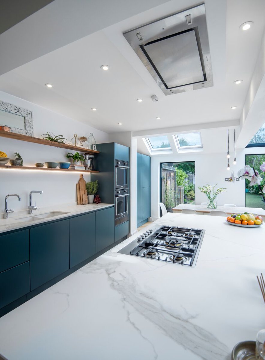 NeolithOfficial's tweet photo. We start the year in the kitchen of Chef Rich Harris who has chosen the Estatuario model for the countertop and island, for the beauty and durability of Neolith®. A bright kitchen with a burst of color. Designed by Dean Martin - Hinged.

#Neolith #SinteredStone #NeolithKitchen https://t.co/VJk0OARofp