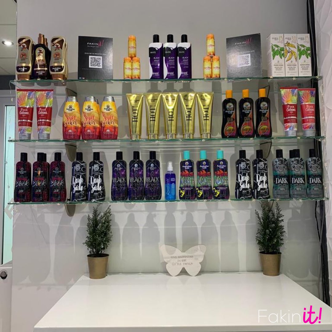 Fakin_It's tweet photo. Whatβs your favourite tanning lotion? β¨#fakinit #tanninglotions #dha #accelerator #glow #sunkissedtan #freshtan #australiangold https://t.co/zcqUruSlHE